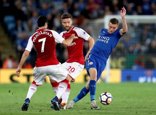 两人分别在 两人分别在