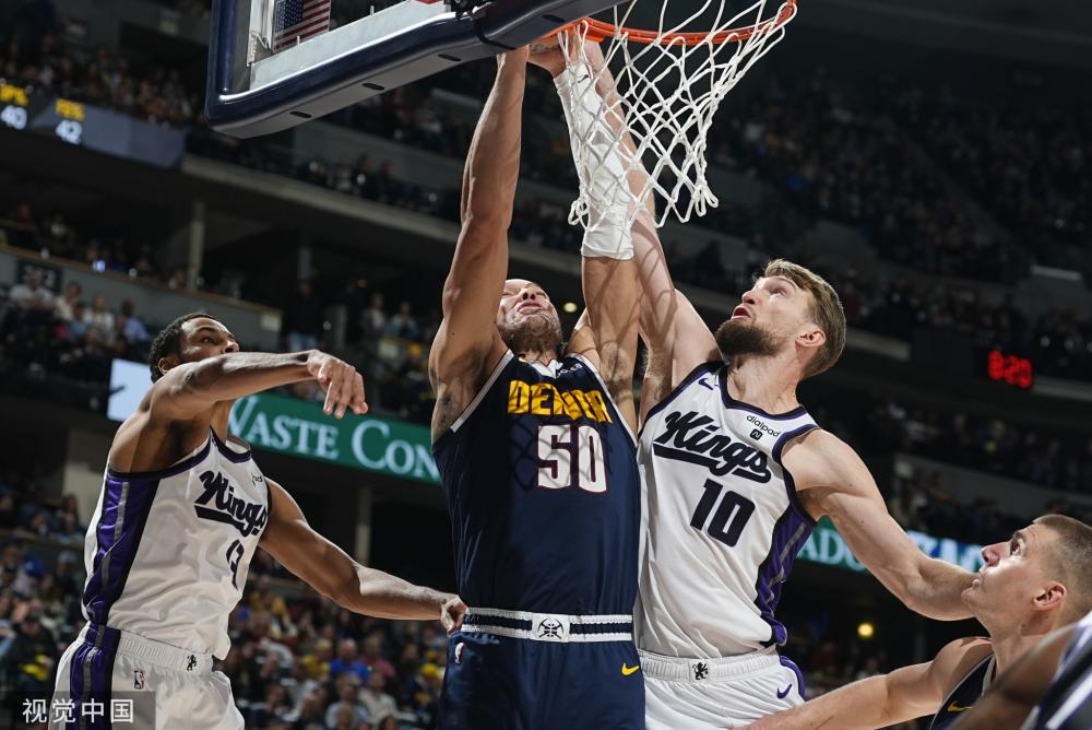 在球场上 在球场上